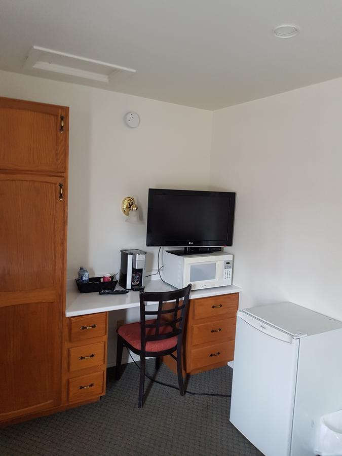 Covered Bridge Inn & Suites Sussex Dış mekan fotoğraf